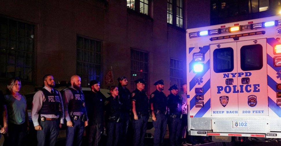 Sparatoria a Manhattan, cinque morti al 345 di Park Avenue. Tra le vittime anche un agente di polizia
