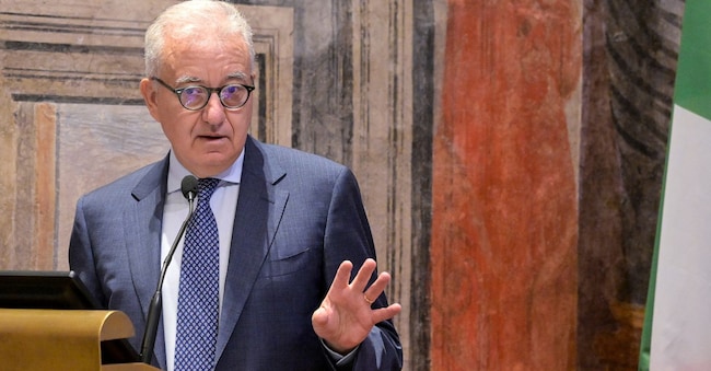 Alfredo Mantovano. (Imagoeconomica)