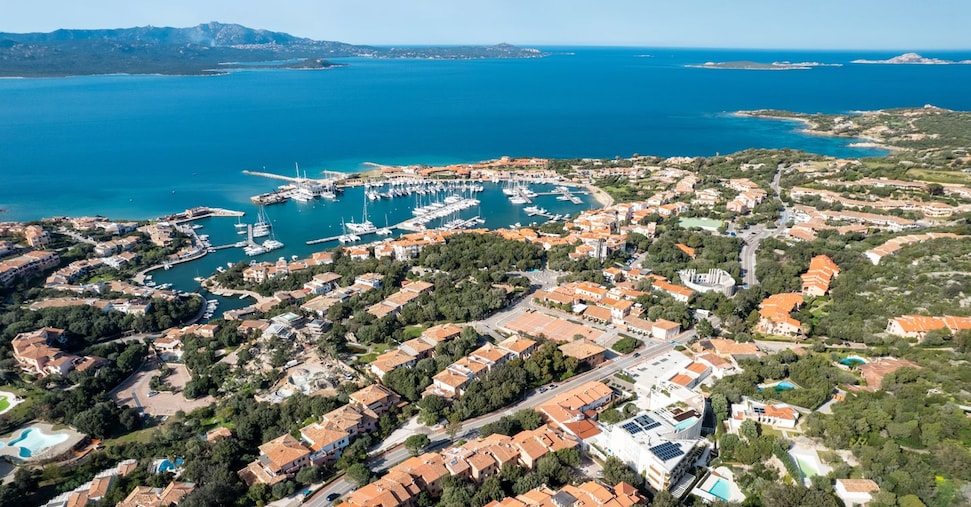 Porto Rotondo, scontro sul futuro urbanistico: tra tutela del paesaggio e nuove edificazioni Porto Rotondo, scontro sul futuro urbanistico: tra tutela del paesaggio e nuove edificazioni