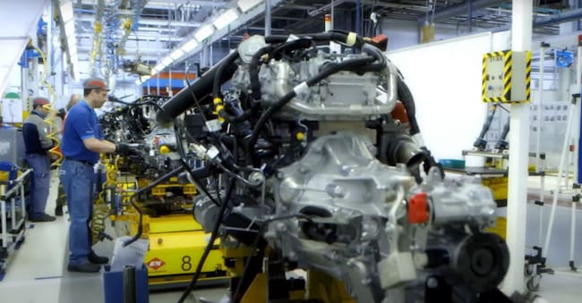 IVECO LINE DI PRODUZIONE ASSEMBLAGGIO FABBRICA MECCANICA MECCANICO OPERAIO OPERAI FURGONE FURGONI