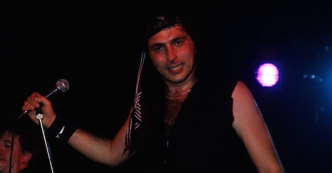 Il cantante Paul Mario Day 