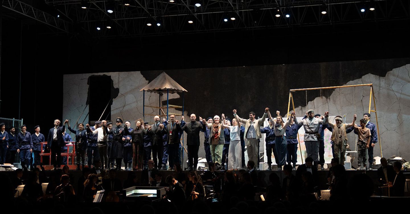 https://i2.res.24o.it/images2010/S24/Documenti/2025/08/01/Immagini/Ritagli/01-Tancredi-applausi-cast-ph-Clarissa-Lapolla-20250718-U07463350862ZxP-1440x752@IlSole24Ore-Web.jpg