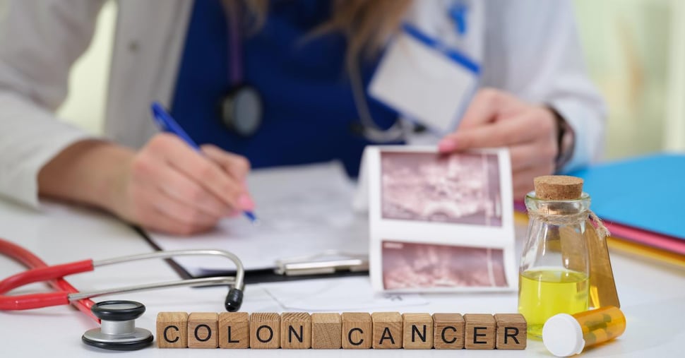 Cancro al colon in aumento tra i giovani: i cibi ultraprocessati il nemico, lo yogurt l'alleato