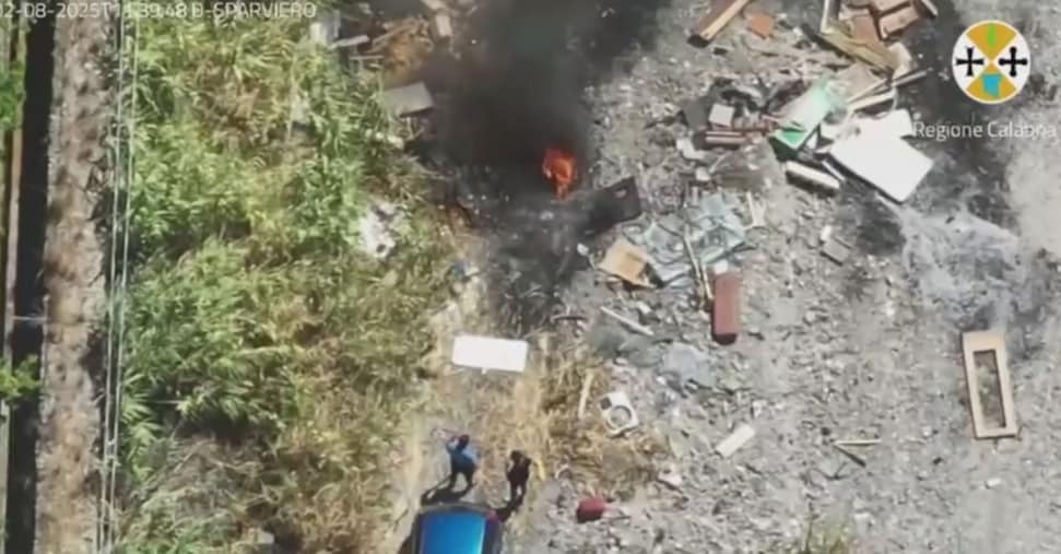 Calabria, Occhiuto: «Ecco le immagini di due incendiari nelle campagne di Gallico»