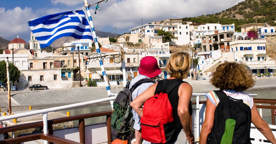 Dalle Hawaii alla Nuova Zelanda passando per le isole greche, si diffonde la tassa sui turisti