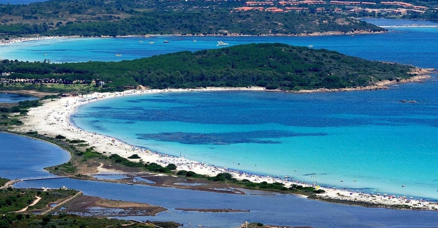 https://i2.res.24o.it/images2010/S24/Documenti/2025/08/09/Immagini/Ritagli/Time%20in%20Jazz%20-%20Peschiera%20di%20san-Teodoro-U82180388438jjQ-1440x752@IlSole24Ore-Web.jpg