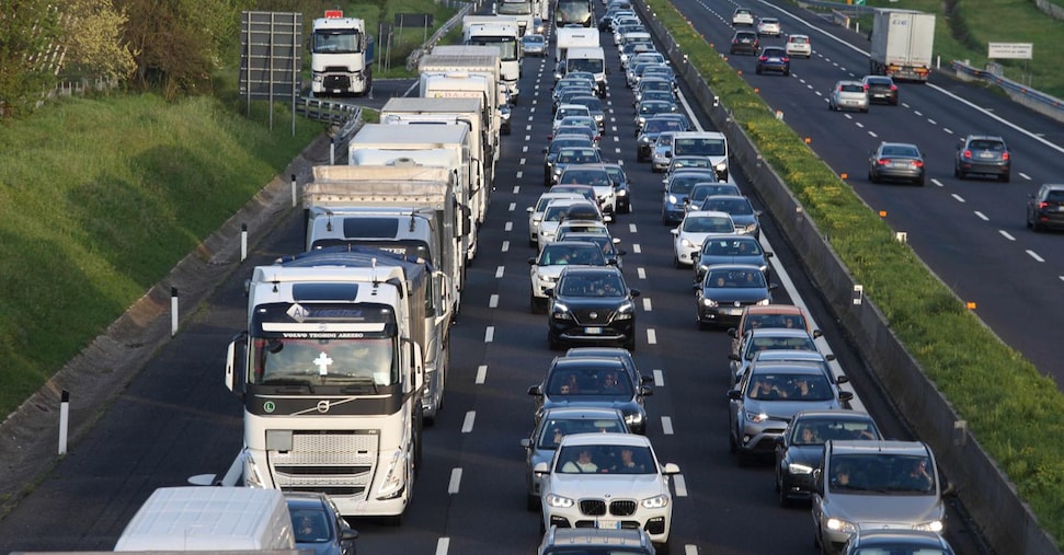 Esodo estivo, Anas: 27,4 milioni di transiti nel week end Esodo estivo, Anas: 27,4 milioni di transiti nel week end
