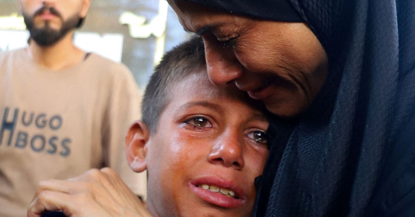 Gaza: dall’alba ventitre morti, quattro per fame. Ue: no a modifiche territoriali