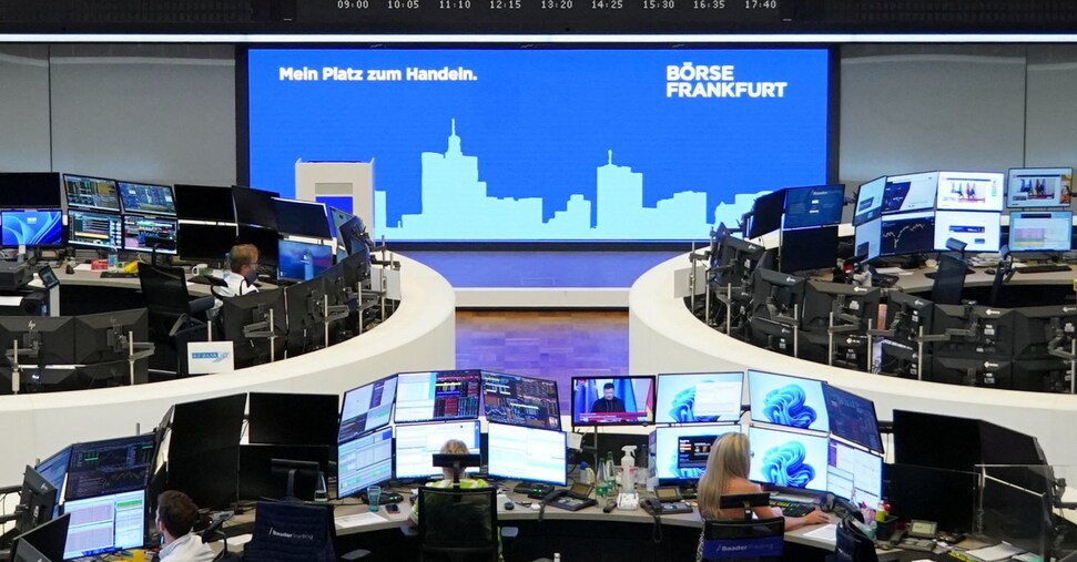Borsa, Europa verso avvio contrastato con occhio ai dati macro. Asia fiacca
