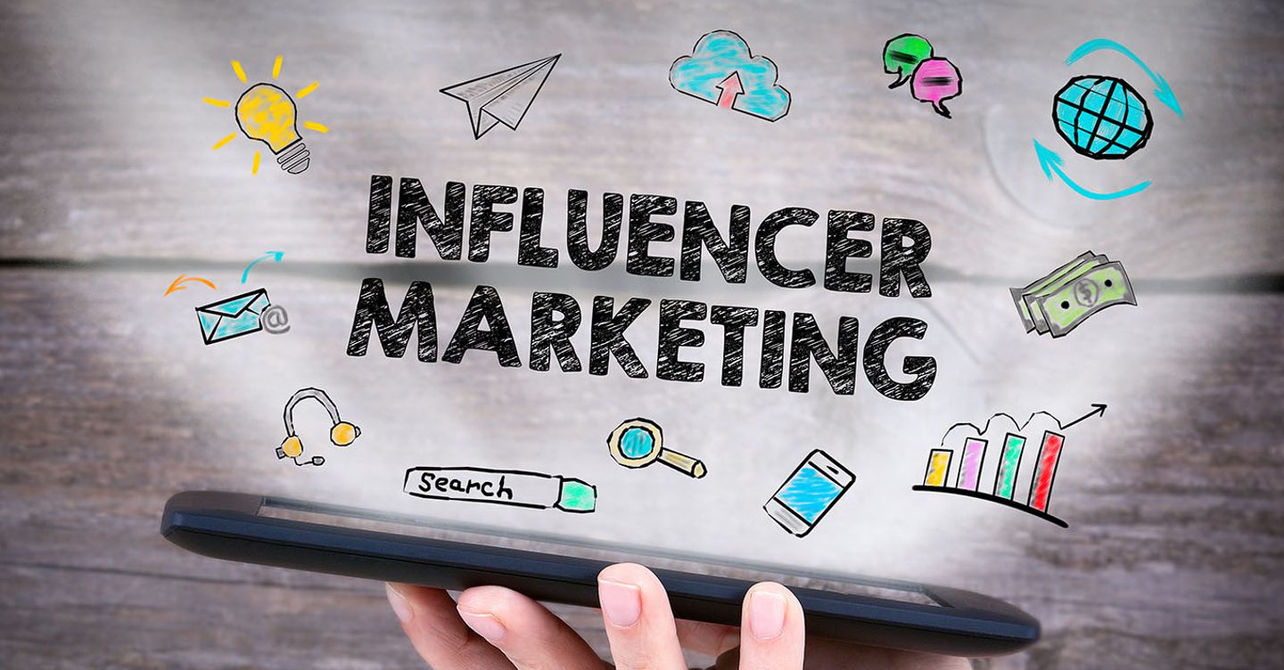 https://i2.res.24o.it/images2010/S24/Documenti/2025/08/15/Immagini/Ritagli/influencer-AdobeStock_270226128-U82460507736FsO-1440x752@IlSole24Ore-Web.jpg