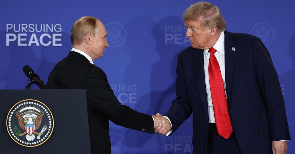 Meloni in contatto con Trump e altri leader Ue. Salvini: in Alaska passo in avanti verso la pace