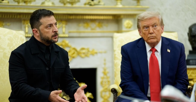 Il Presidente degli Stati Uniti Donald J. Trump (a destra) incontra il Presidente ucraino Volodymyr Zelensky nello Studio Ovale della Casa Bianca a Washington, DC, USA, 18 agosto 2025. I leader europei sono alla Casa Bianca a sostegno del Presidente Zelensky dopo l'incontro del Presidente Trump con il Presidente russo Vladimir Putin ad Anchorage, Alaska, USA, il 15 agosto 2025. (EPA/Aaron Schwartz / Piscina)