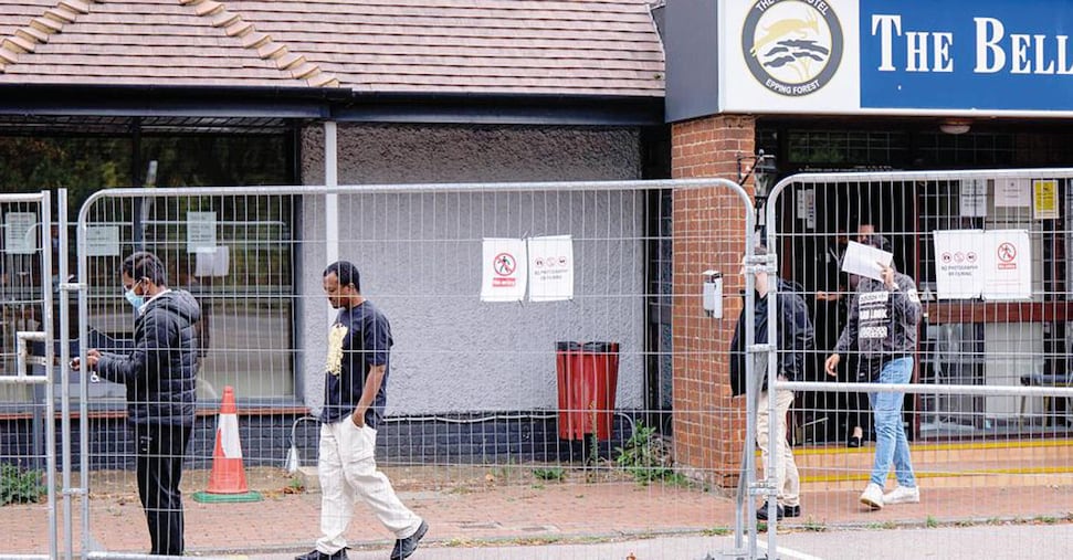 L’estate torrida di Londra, tasse sugli immobili e crisi dei migranti