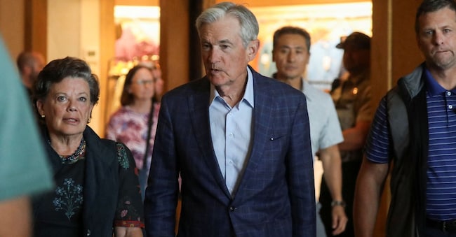 Il presidente della Federal Reserve Jerome Powell partecipa al simposio economico di Jackson Hole 2025 della Federal Reserve Bank of Kansas City, "Labor Markets in Transition: Demographics, Productivity, and Macroeconomic Policy" a Jackson Hole, Wyoming, Stati Uniti, 21 agosto 2025. REUTERS/Jim Urquhart