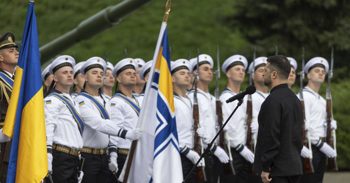 Cina pronta a inviare truppe di peacekeeping a Kiev. Meloni rinvia missione in Asia