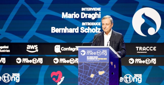 L'ex presidente del Consiglio Mario Draghi al Meeting di Rimini, 22 agosto 2025. ANSA/DORIN MIHAI

