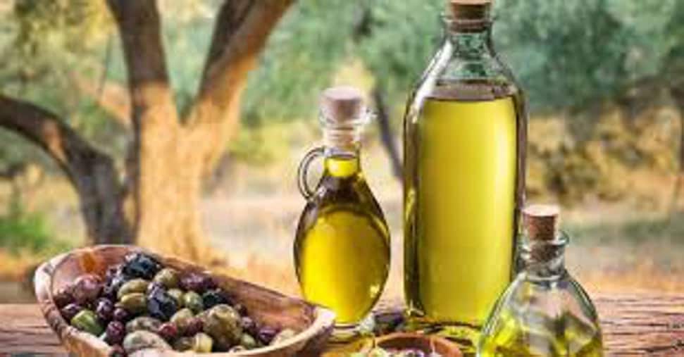 Non solo vino, i dazi Usa colpiscono al 15% anche l’olio Non solo vino, i dazi Usa colpiscono al 15% anche l’olio