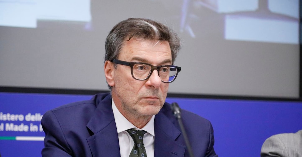 Banche, Giorgetti: beneficiano di spread e rating Italia, ora sostengano famiglie