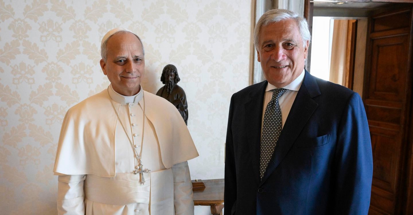 Mosca: attacchi Kiev con droni, colpita centrale nucleare Kursk. Tajani: grande fiducia in Papa Leone XIV per la pace