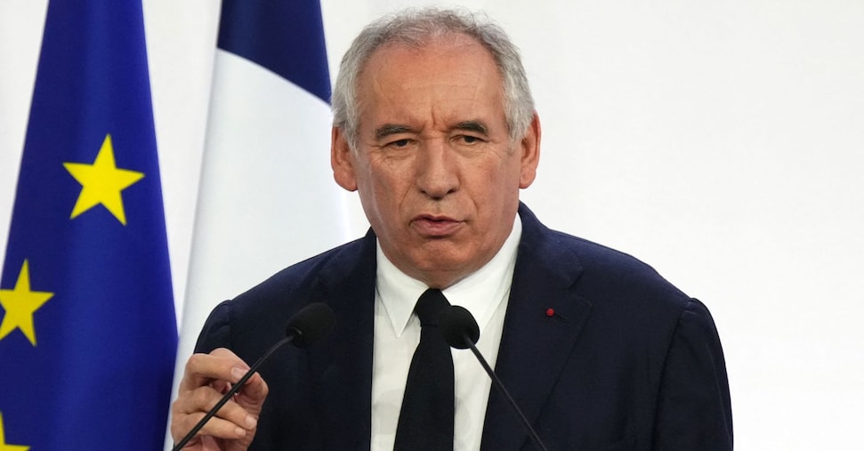 Francia, Bayrou lancia l’allarme sul super-debito. Le Pen chiede scioglimento Assemblea nazionale