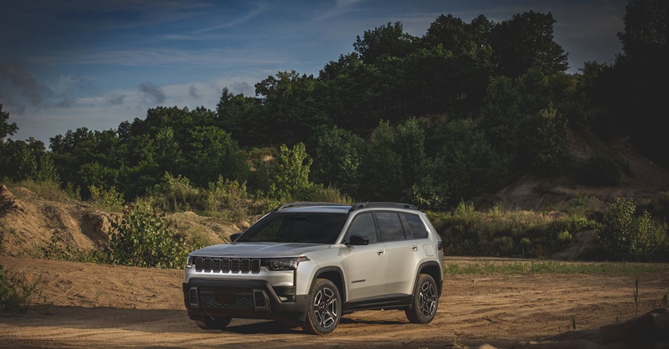 Jeep Cherokee è tornata: ecco la sesta generazione con un inedito 1.600 ibrido. Dedicata agli Usa, non arriverà in Europa