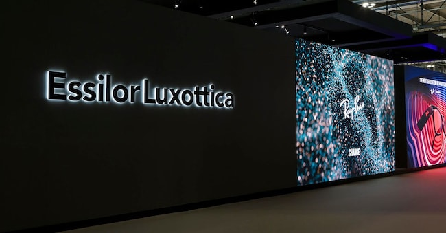 ESSILORLUXOTTICA ESSILOR LUXOTTICA ESSILUX AZIENDA OTTICA STAND