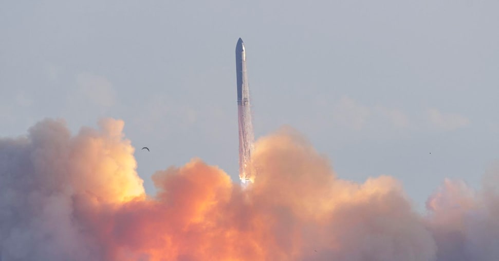 SpaceX, concluso con successo il decimo test del mega razzo Starship SpaceX, concluso con successo il decimo test del mega razzo Starship