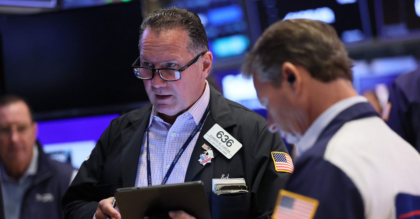 Borse, Wall Street chiude positiva. In Europa si salva solo Parigi. A Milano  banche  sotto pressione