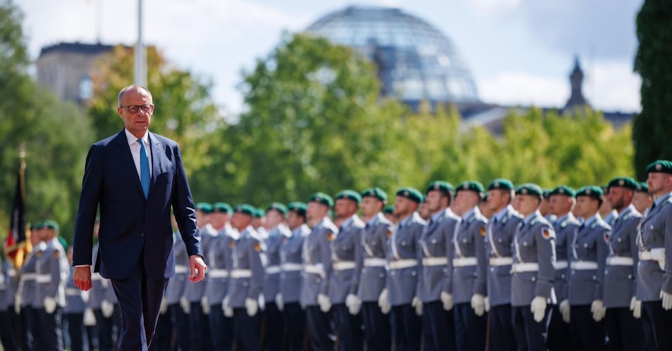 Il Governo tedesco vuole più soldati e vara la riforma del servizio militare, l’arruolamento resta volontario Il Governo tedesco vuole più soldati e vara la riforma del servizio militare, l’arruolamento resta volontario