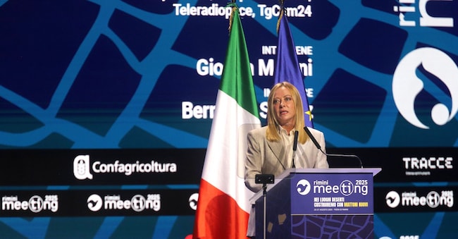 Il Presidente del Consiglio Giorgia Meloni interviene al Meeting di Rimini, Italia - 27 agosto 2025 - Politica (foto di Davide Gennari/LaPresse) Prime Minister Giorgia Meloni speaks at the Rimini Meeting, Italy - August 27, 2025 - Politics (photo by Davide Gennari/LaPresse)