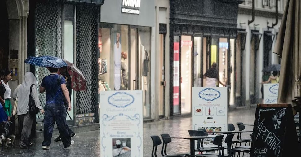 Maltempo, giovedì allerta rossa in Lombardia, arancione in Liguria e Piemonte Maltempo, giovedì allerta rossa in Lombardia, arancione in Liguria e Piemonte