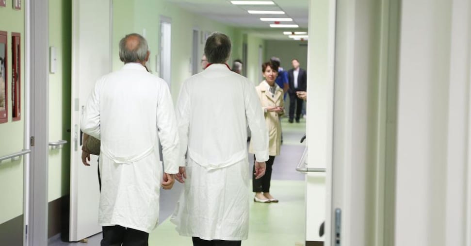 Scudo penale dei medici «freezato»: i camici bianchi promettono battaglia Scudo penale dei medici «freezato»: i camici bianchi promettono battaglia