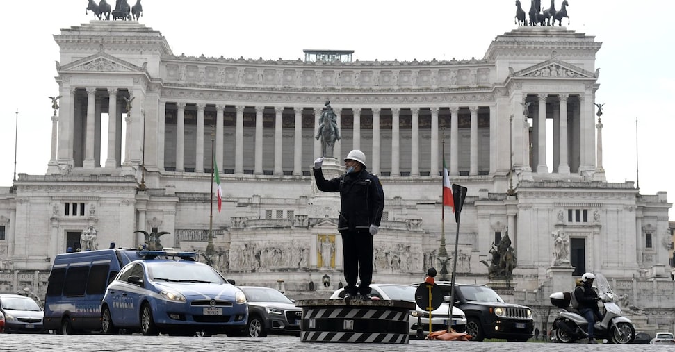 Dopo Bologna anche il centro storico di Roma sarà «zona 30» Dopo Bologna anche il centro storico di Roma sarà «zona 30»
