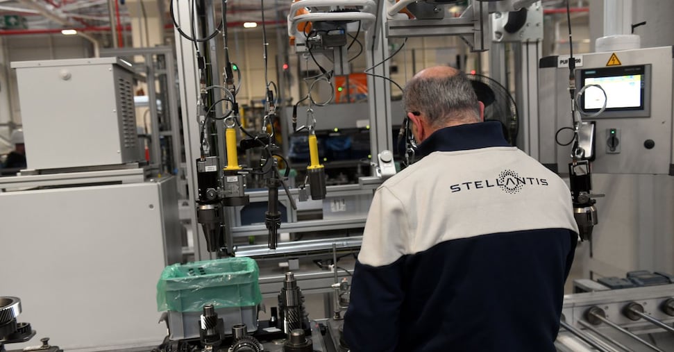 Stellantis, dopo Termoli e Pomigliano anche Mirafiori prolunga la solidarietà al 2026