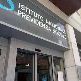 PALAZZO   EDIFICIO  SEDE  INPS   INGRESSO