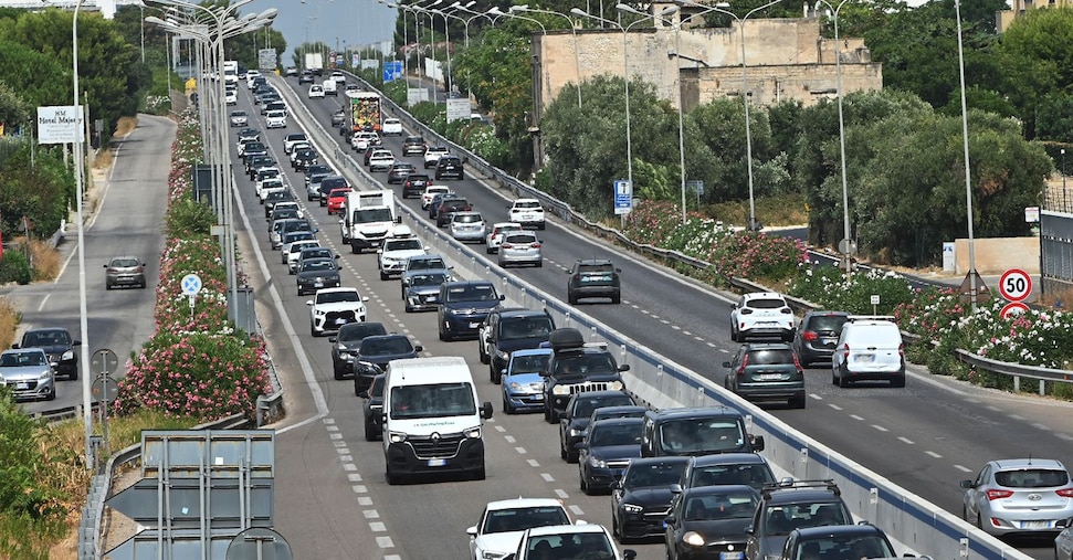 Si chiude il controesodo estivo, transitati oltre 274 milioni di veicoli lungo la rete Anas dal 25 luglio al 31 agosto Si chiude il controesodo estivo, transitati oltre 274 milioni di veicoli lungo la rete Anas dal 25 luglio al 31 agosto