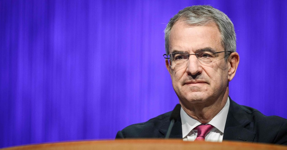 Nestlé, scossone al vertice: il ceo licenziato per la relazione con una dipendente