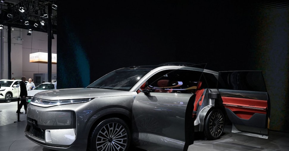 BYD rallenta: il gigante cinese dell’elettrico costretto a rivedere le stime