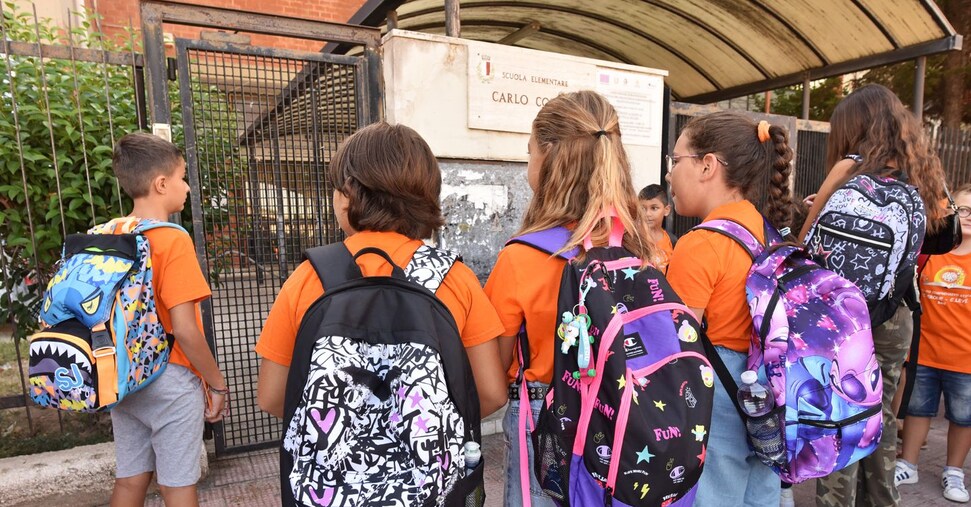 La scuola riparte: 7 milioni di studenti tornano in classe La scuola riparte: 7 milioni di studenti tornano in classe