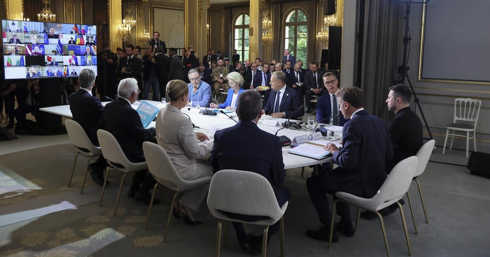 Truppe, sminatori, missili: i dettagli della linea Meloni sull’Ucraina al tavolo dei Volenterosi Truppe, sminatori, missili: i dettagli della linea Meloni sull’Ucraina al tavolo dei Volenterosi