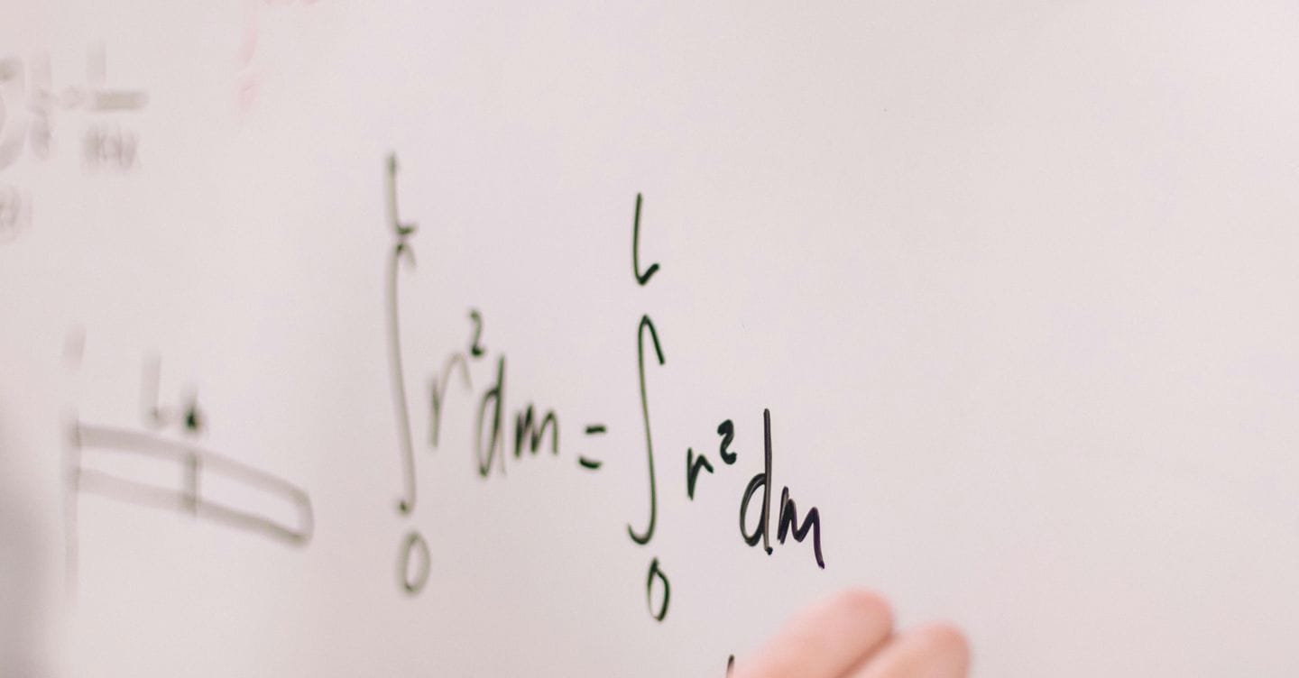 https://i2.res.24o.it/images2010/S24/Documenti/2025/09/06/Immagini/Ritagli/matematica-U46688258110BKz-1440x752@IlSole24Ore-Web.jpg