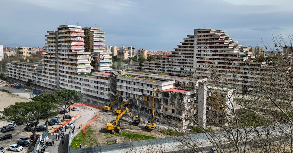 Napoli, nasce l’«Osservatorio Periferie» per monitorare e coordinare interventi Napoli, nasce l’«Osservatorio Periferie» per monitorare e coordinare interventi
