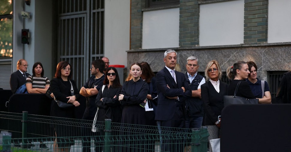Addio a Giorgio Armani, dalle 9 la camera ardente