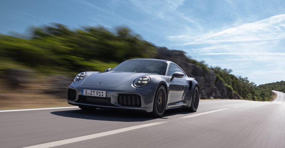 Porsche 911 Turbo S, la più potente di sempre è ibrida Porsche 911 Turbo S, la più potente di sempre è ibrida