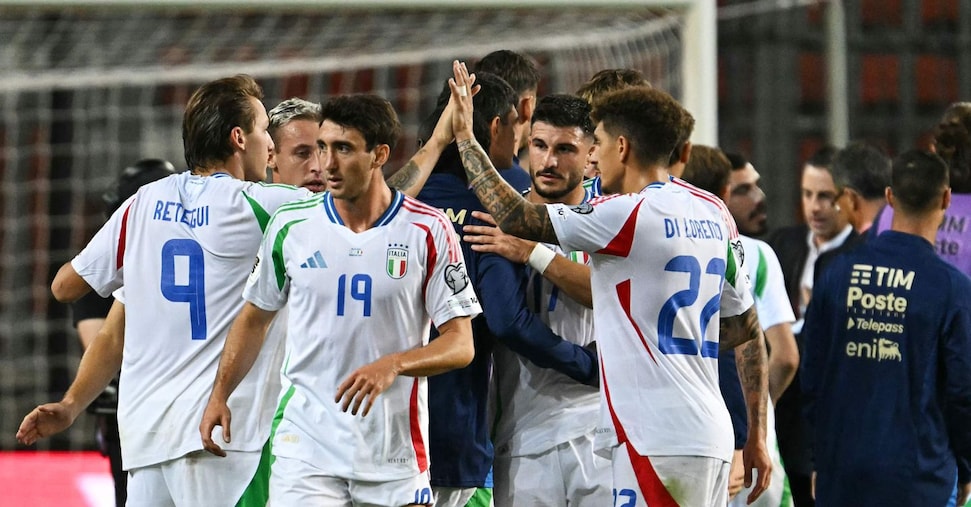 Calcio: folle Italia, batte Israele 5-4 con gol Tonali nel recupero Calcio: folle Italia, batte Israele 5-4 con gol Tonali nel recupero