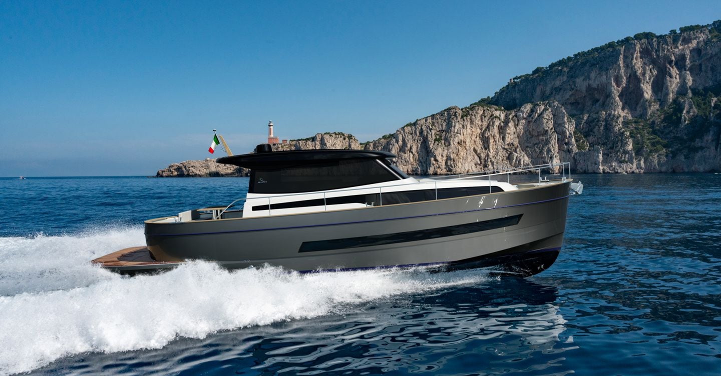 https://i2.res.24o.it/images2010/S24/Documenti/2025/09/09/Immagini/Ritagli/Apreamare%20Gozzo%2048%20Cabin%20(1)-U32140555023qAQ-1440x752@IlSole24Ore-Web.jpg
