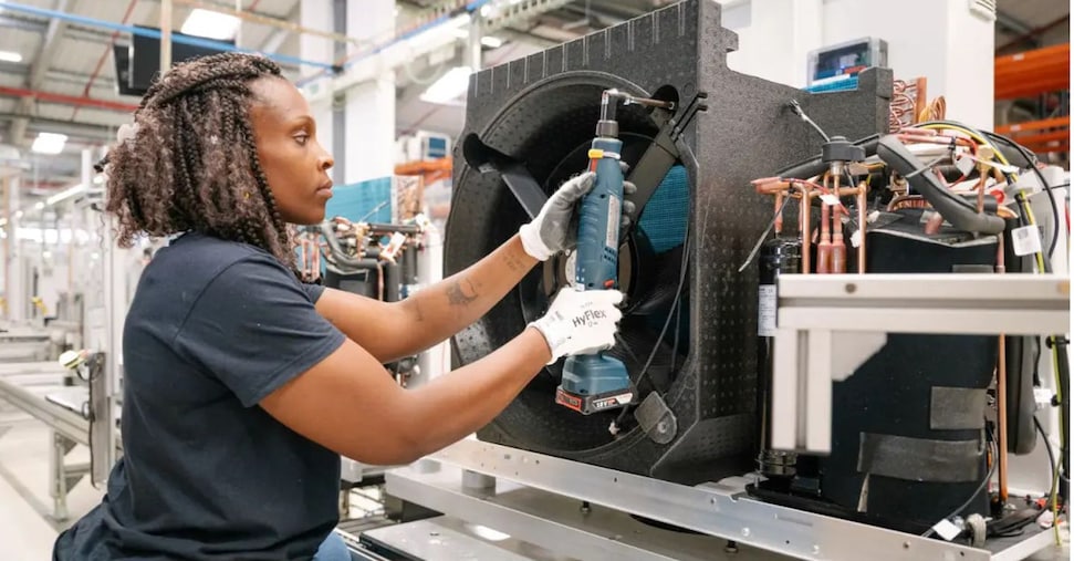 L’industria tedesca batte le stime: a luglio +1,3% su giugno L’industria tedesca batte le stime: a luglio +1,3% su giugno