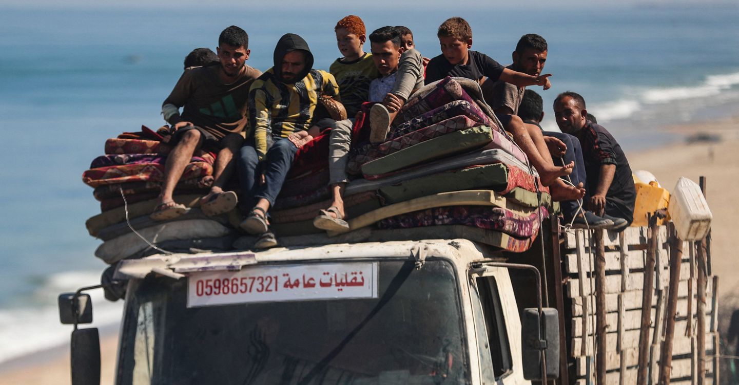 Gaza, Trump: «Due ostaggi potrebbero essere morti negli ultimi giorni». Almeno 50 vittime in raid israeliani