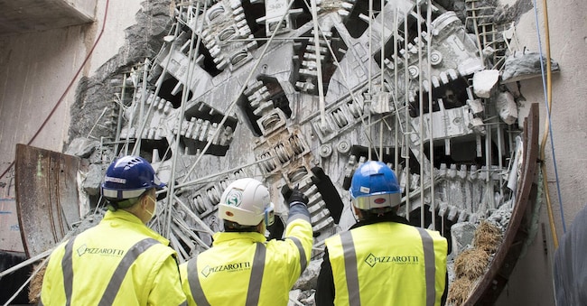 Impresa Pizzarotti & C. Societa' di costruzioni e ingegneria civile progettazione e costruzione di grandi opere civili e infrastrutturali  cantiere industriale cantieri industriali operaio operai ingegnere ingegneri (Imagoeconomica)