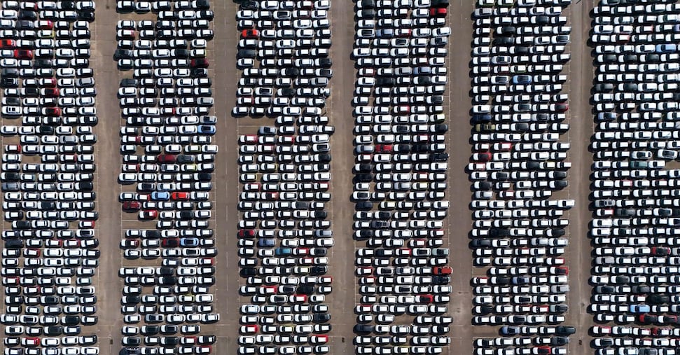Auto, Ue pronta ad anticipare il riesame sulle emissioni